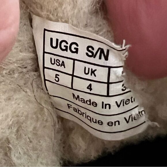 UGG Bailey Bow II Boots S/N 1002954
women US 5 brown suede satin bows shearling - Picture 11 of 12